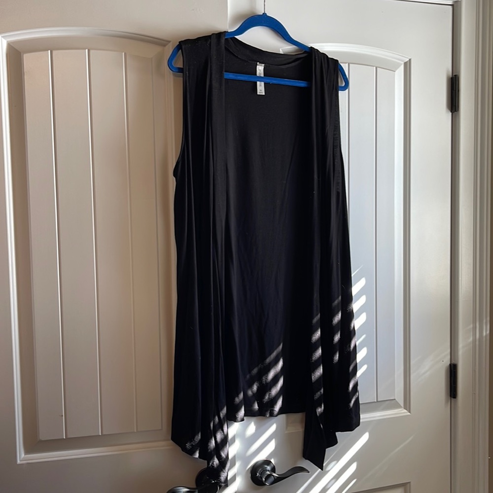 Black knit sleeveless long cardigan